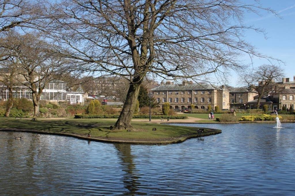 No 6 The Square Tearooms & Accommodation Buxton  Exteriör bild