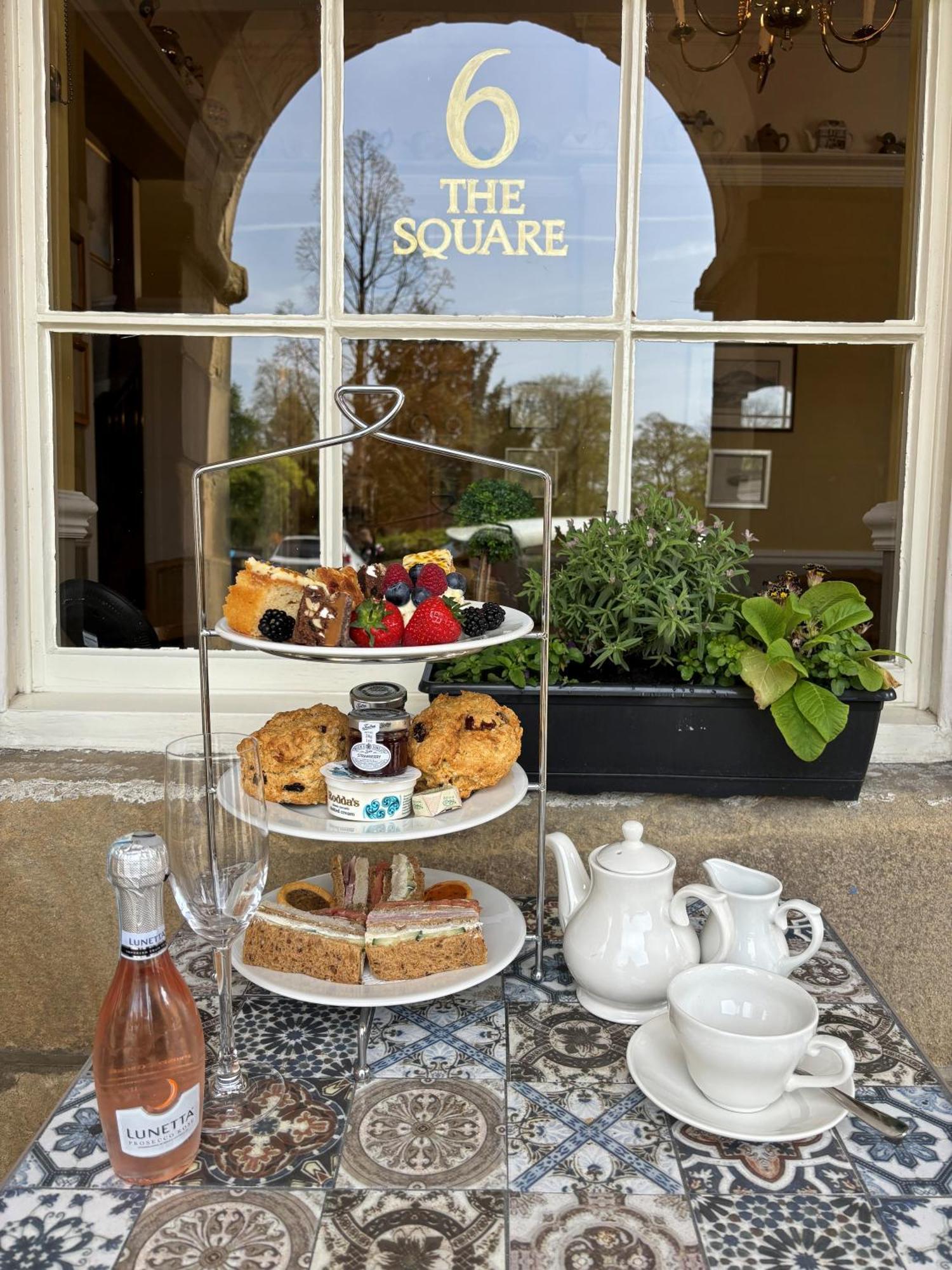 No 6 The Square Tearooms & Accommodation Buxton  Exteriör bild